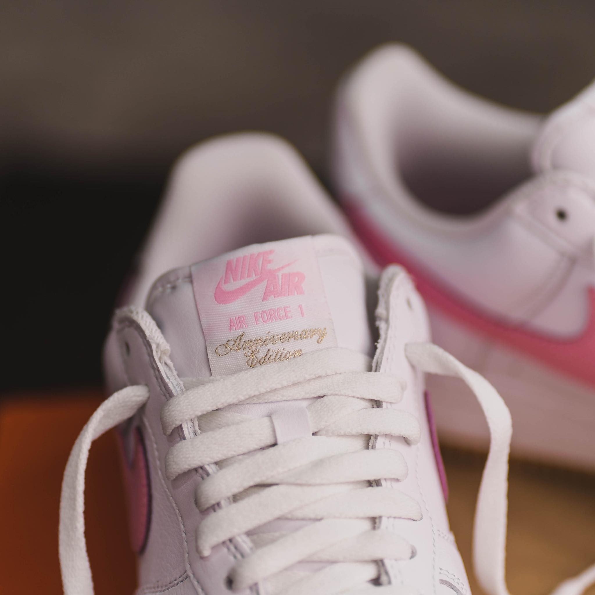 NIKE AIR FORCE 1 WHT PINK