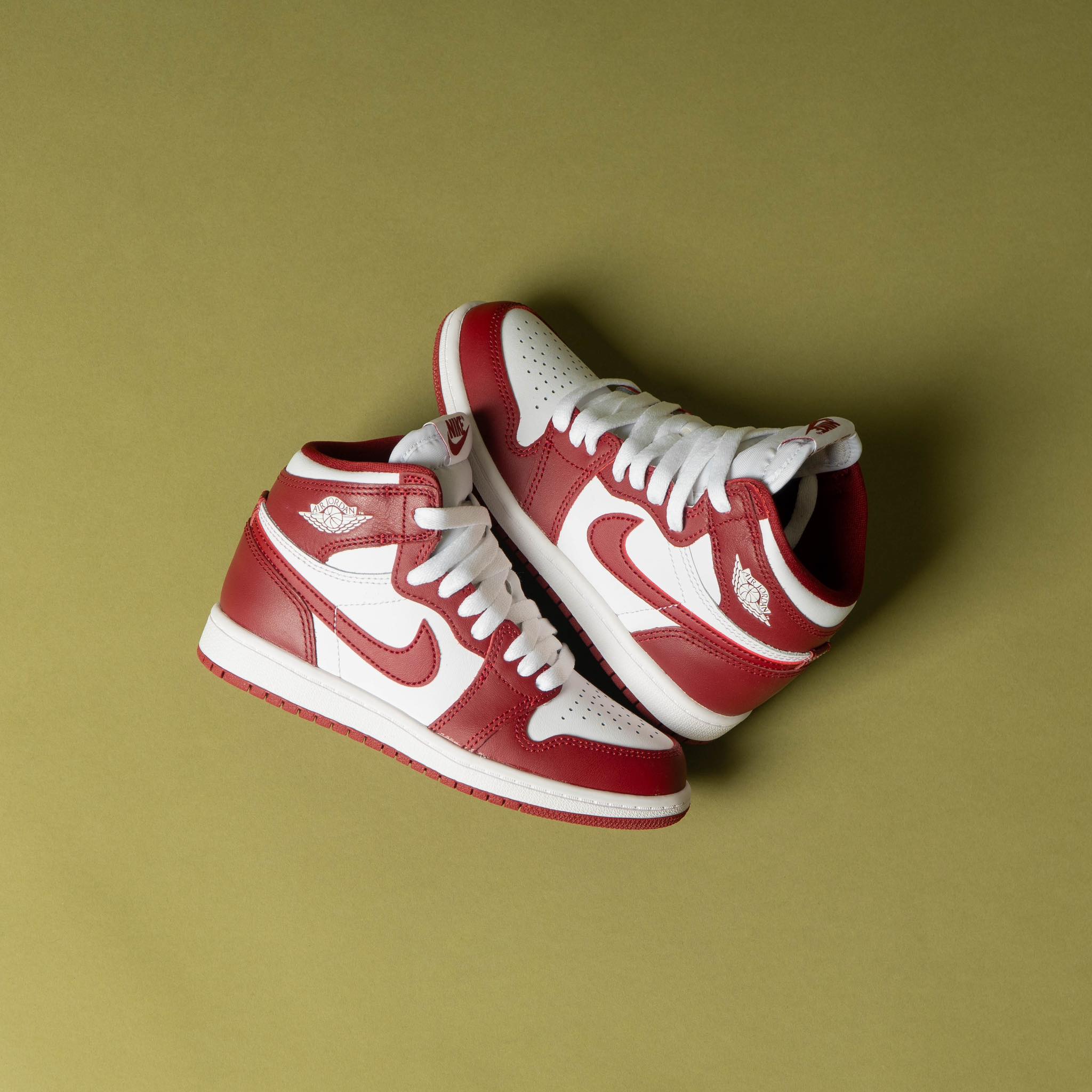 White red jordan 1 cheap