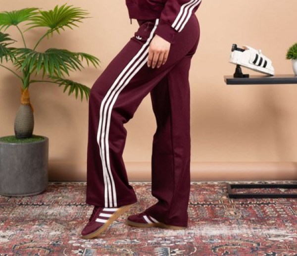 AD